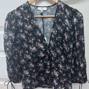 Delicate Women's Black Floral Top